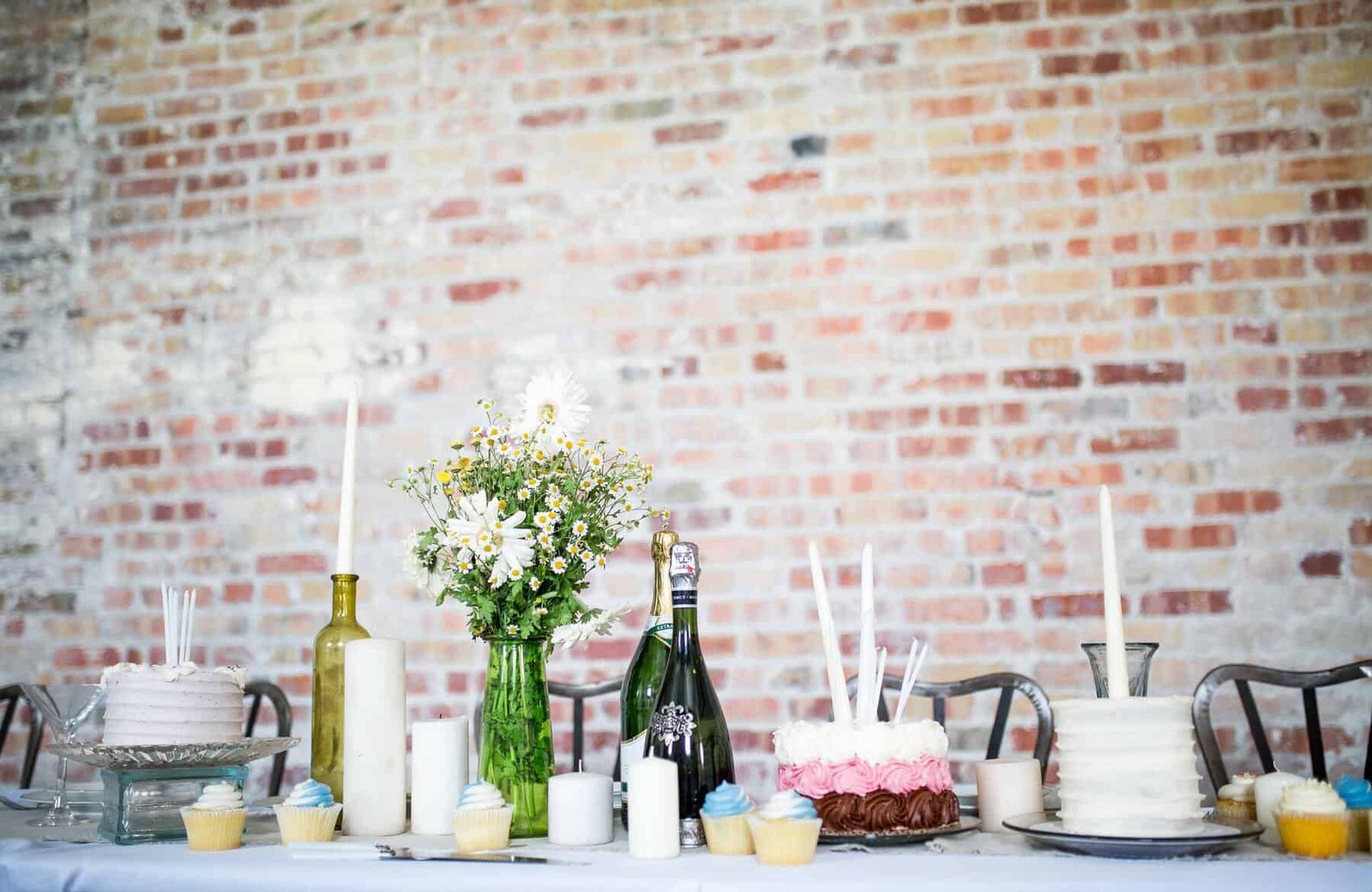 Table Decor 4 brooke lark DW nQY7e8t8 unsplash min