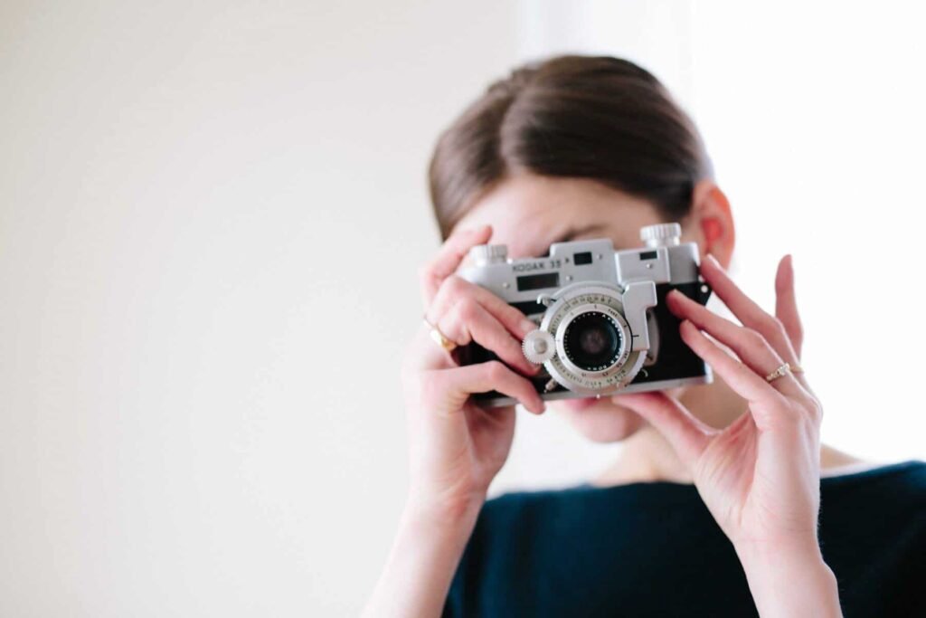 About 9 brooke lark oQ1yv6PzhN0 unsplash min
