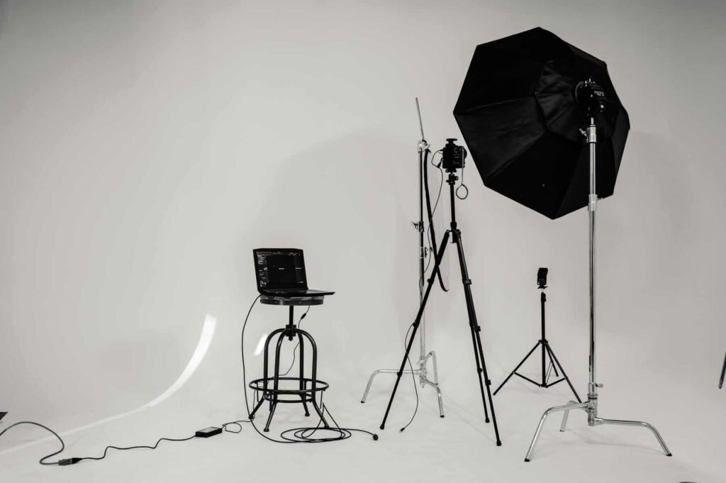 Studio Lighting 2 pexels brett sayles 2388569 min